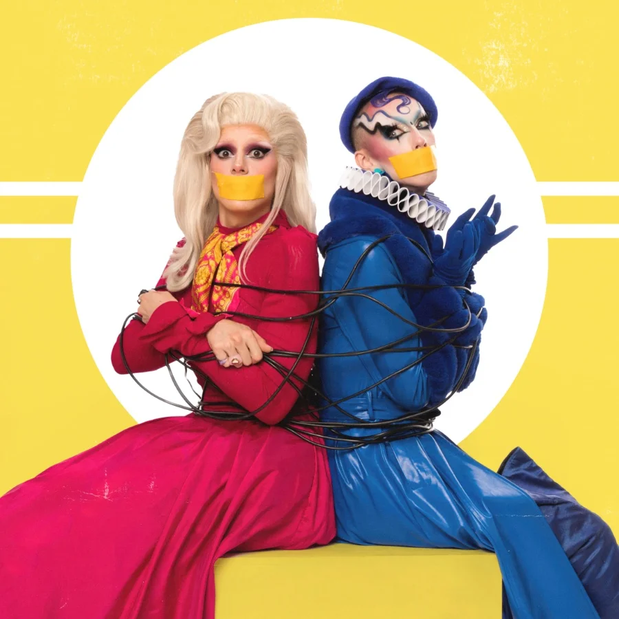 MIENTRAS HACIAS EL EYELINER